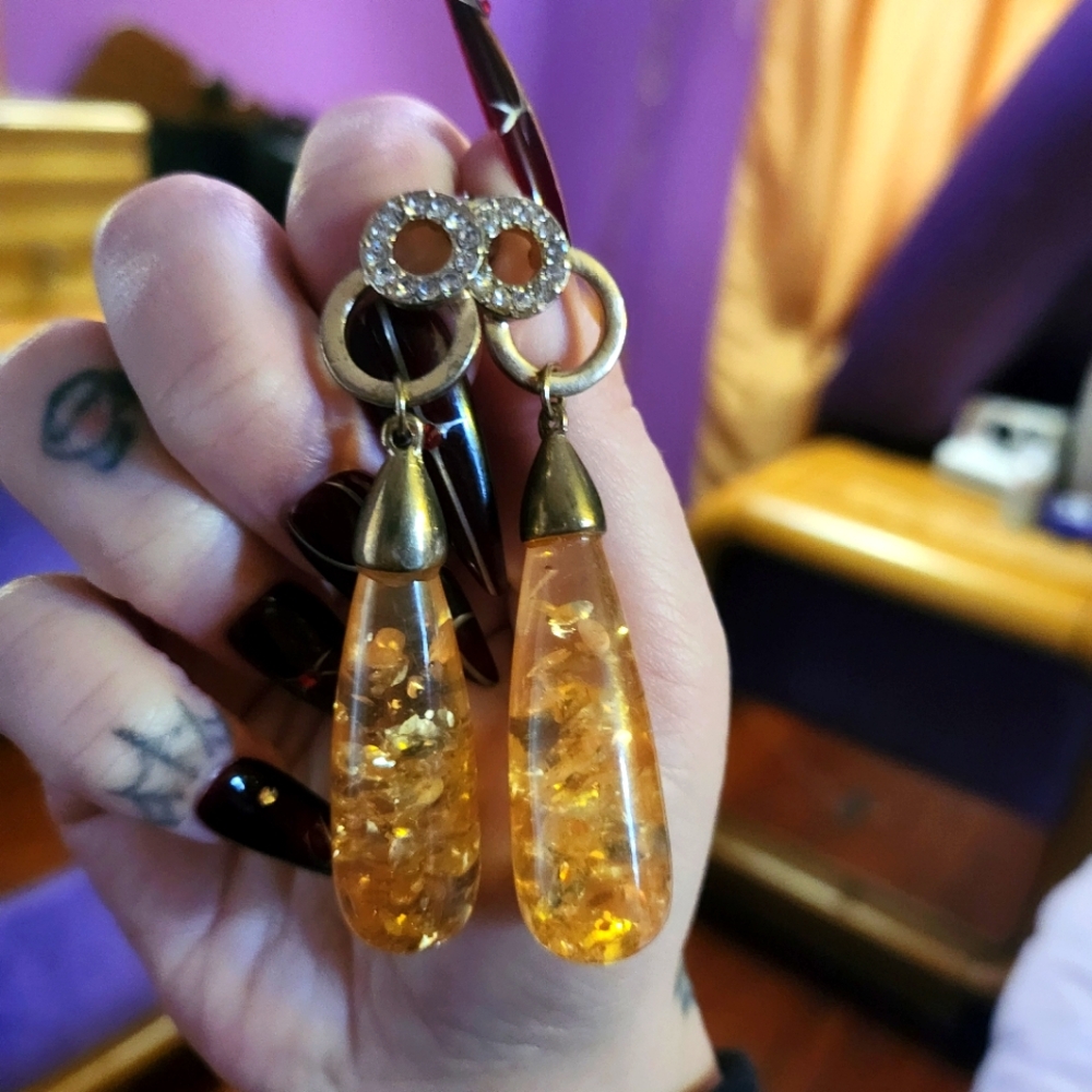 VINTAGE LUCITE drop earrings